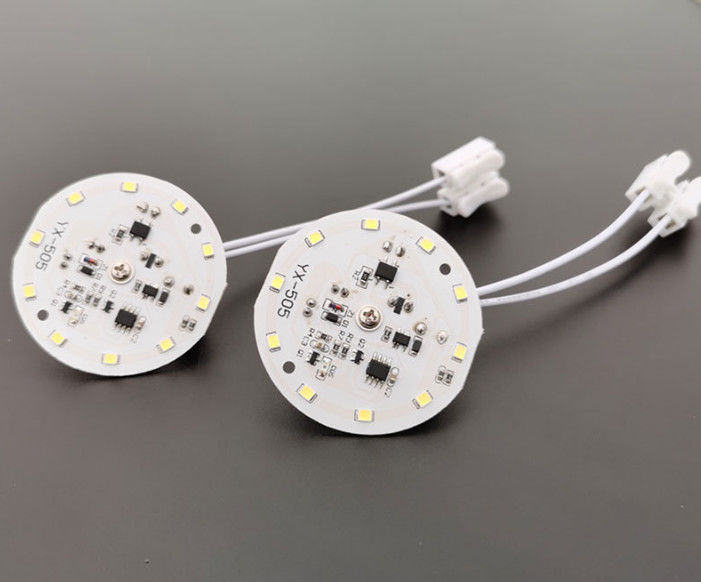 بي سي بي إيه مع 10 مصابيح LED وموصول USB للاستشعار الصوتي والضوئي ضوء السقف المتكامل ، دعم التثبيت المغناطيسي